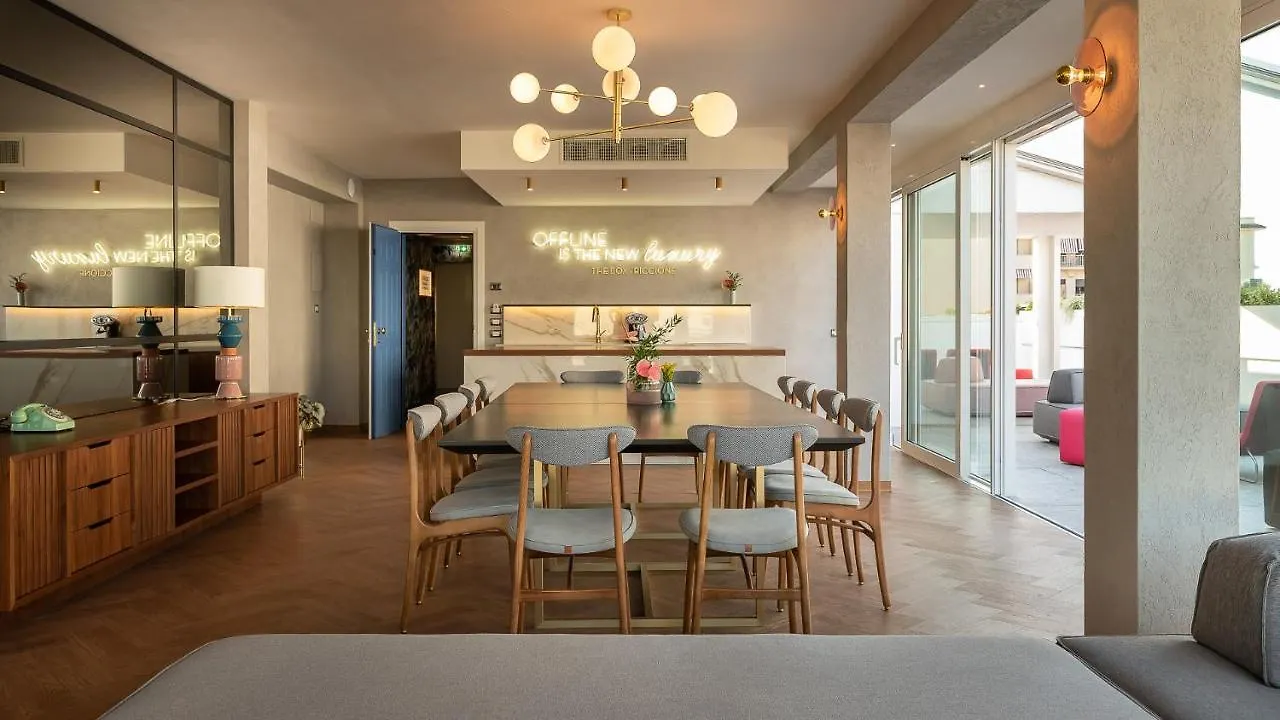 The Box Riccione - Adults Only Hotel 4*,